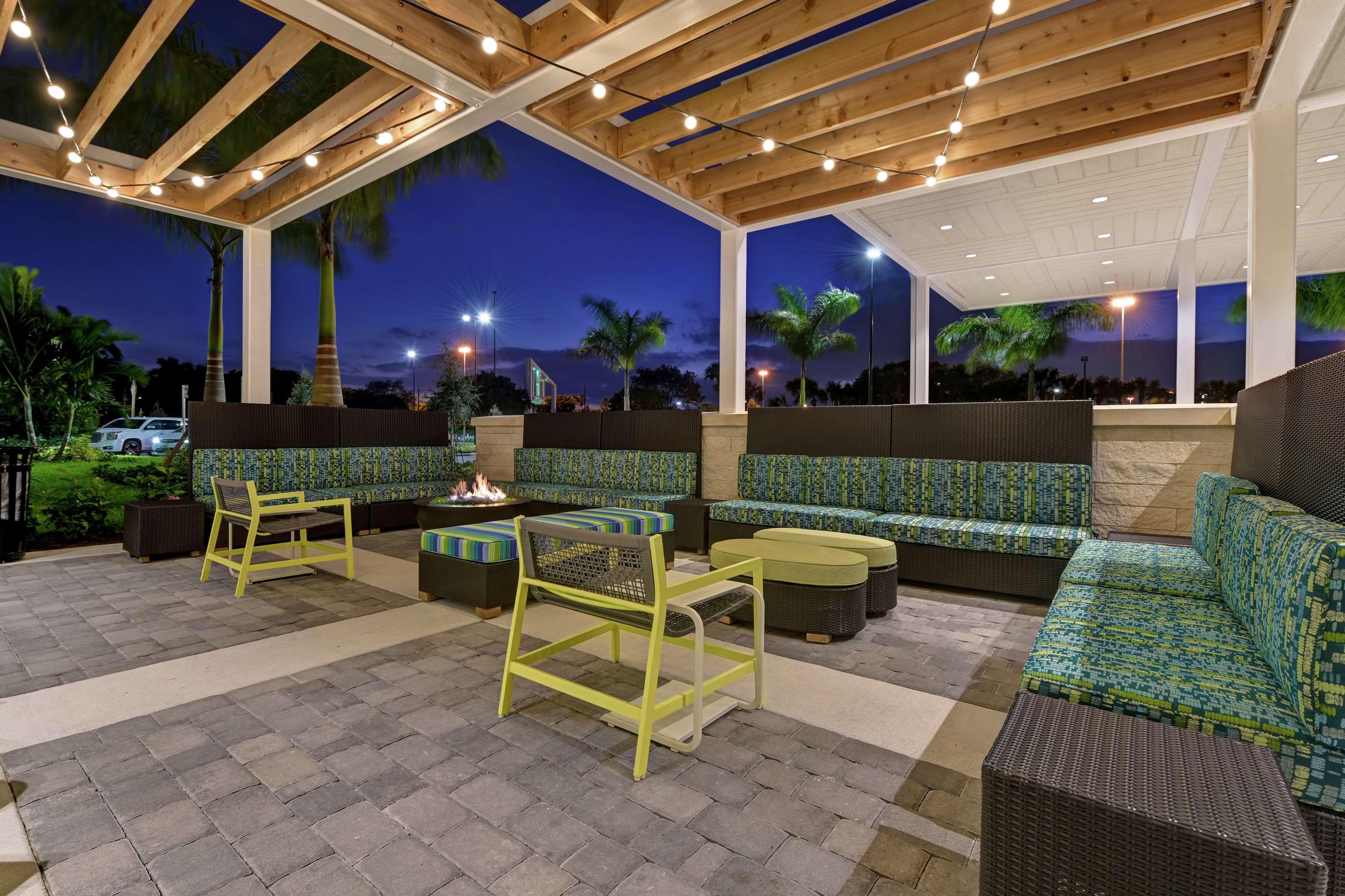 Home2 Suites By Hilton West Palm Beach Airport Cloud Lake Kültér fotó